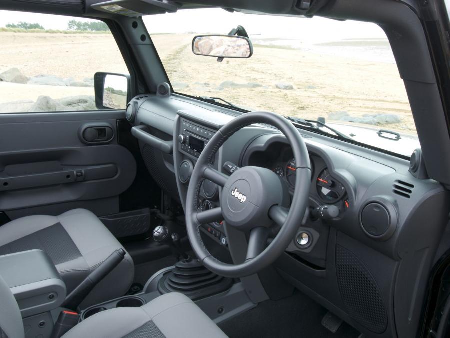  Jeep Wrangler Sport 2007 года  (UK) (фото 10 из 22)